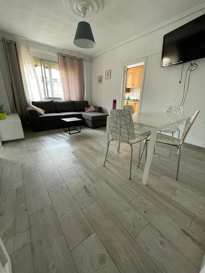 Malvarrosa Familiar Guest house