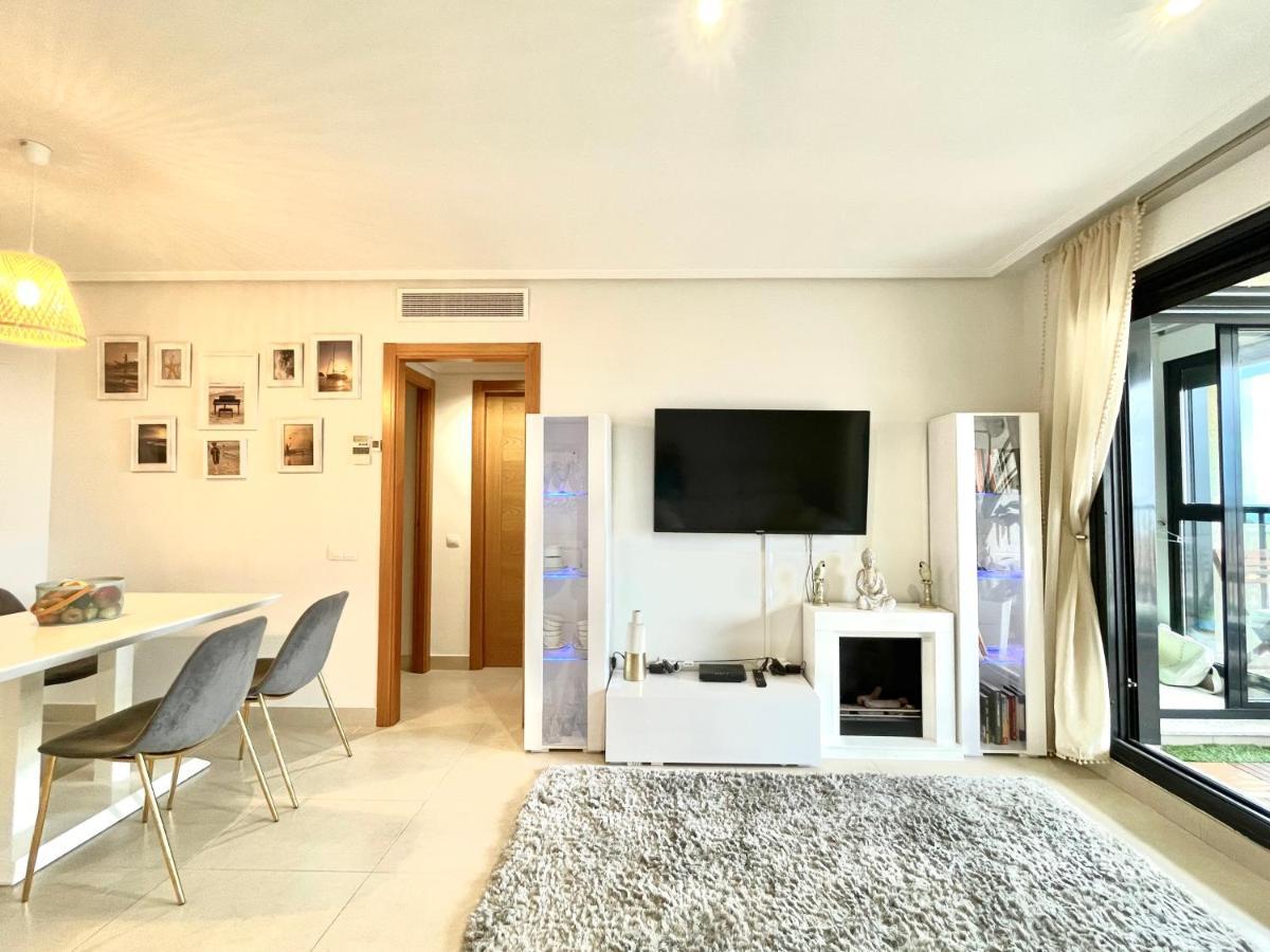 Beachfront 23 Apartment *
