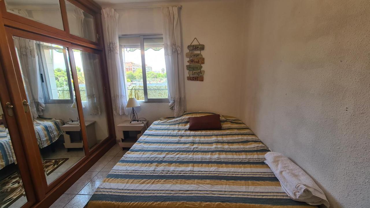 Homestay On Malvarrosa Beach