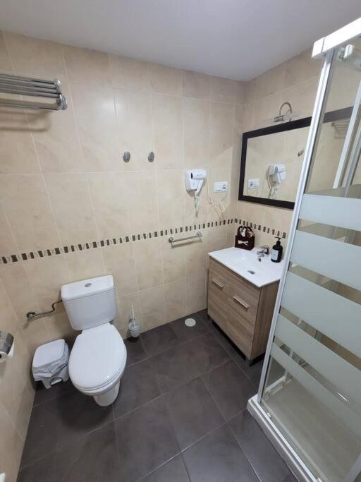 Precioso Reformado Con Terraza, 4 Habs * Valencia