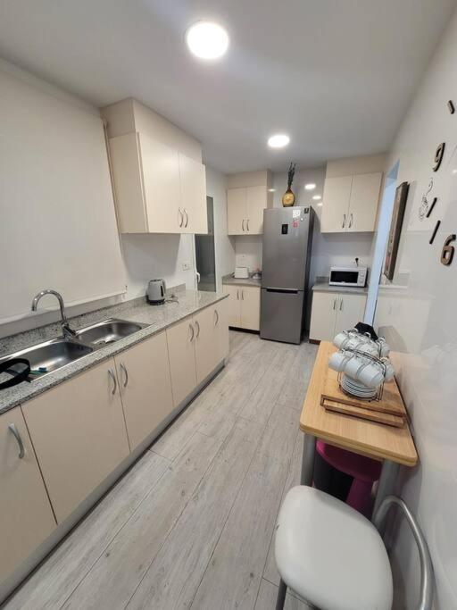 Precioso Reformado Con Terraza, 4 Habs * Valencia