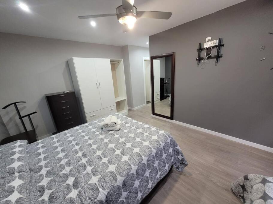 Precioso Reformado Con Terraza, 4 Habs Apartment *