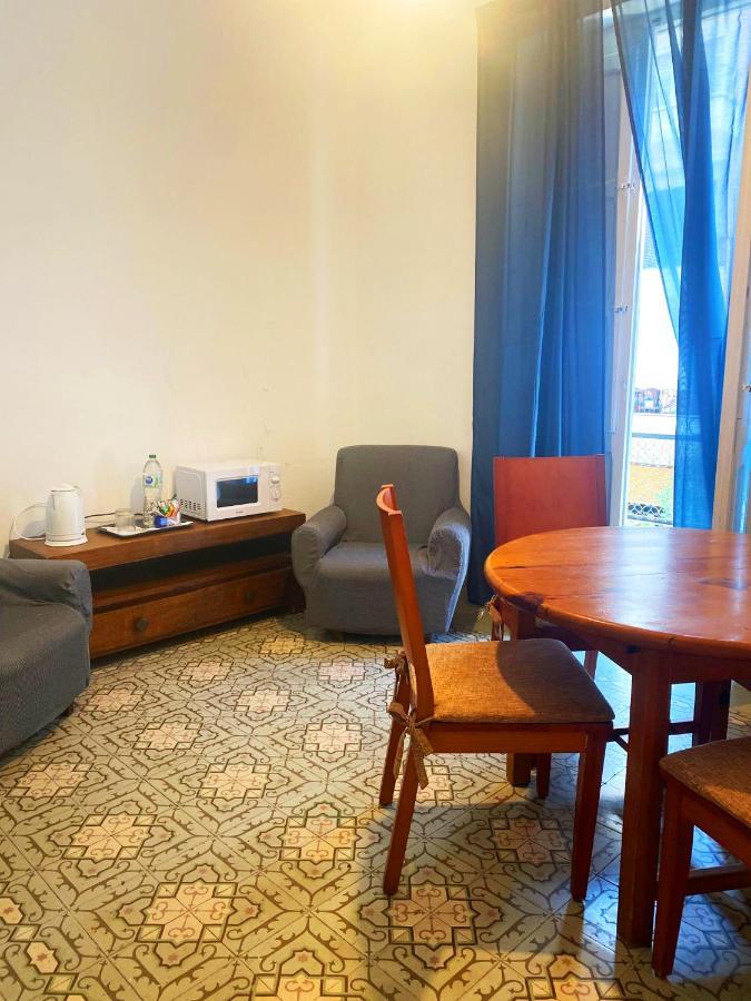 In La Petxina In Shared Homestay *