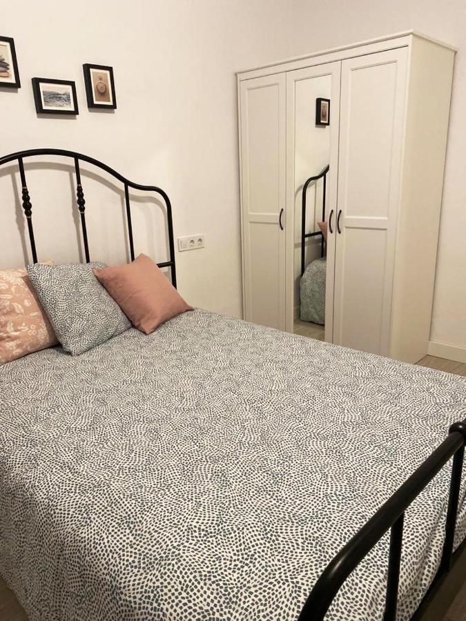 Malvarrosa Private In Shared Homestay *