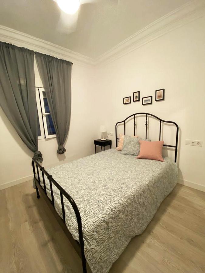 Malvarrosa Private In Shared Homestay