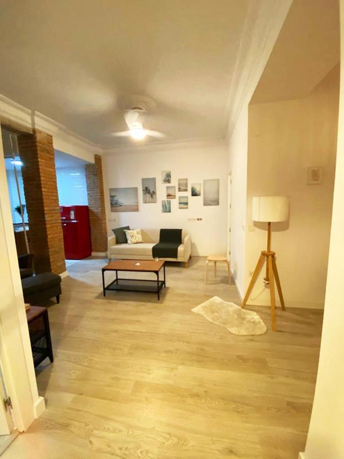 Malvarrosa Private In Shared Homestay