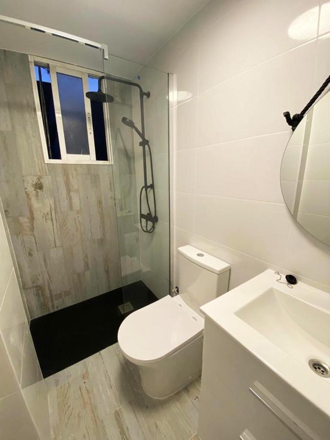 Homestay Malvarrosa Private In Shared Valencia