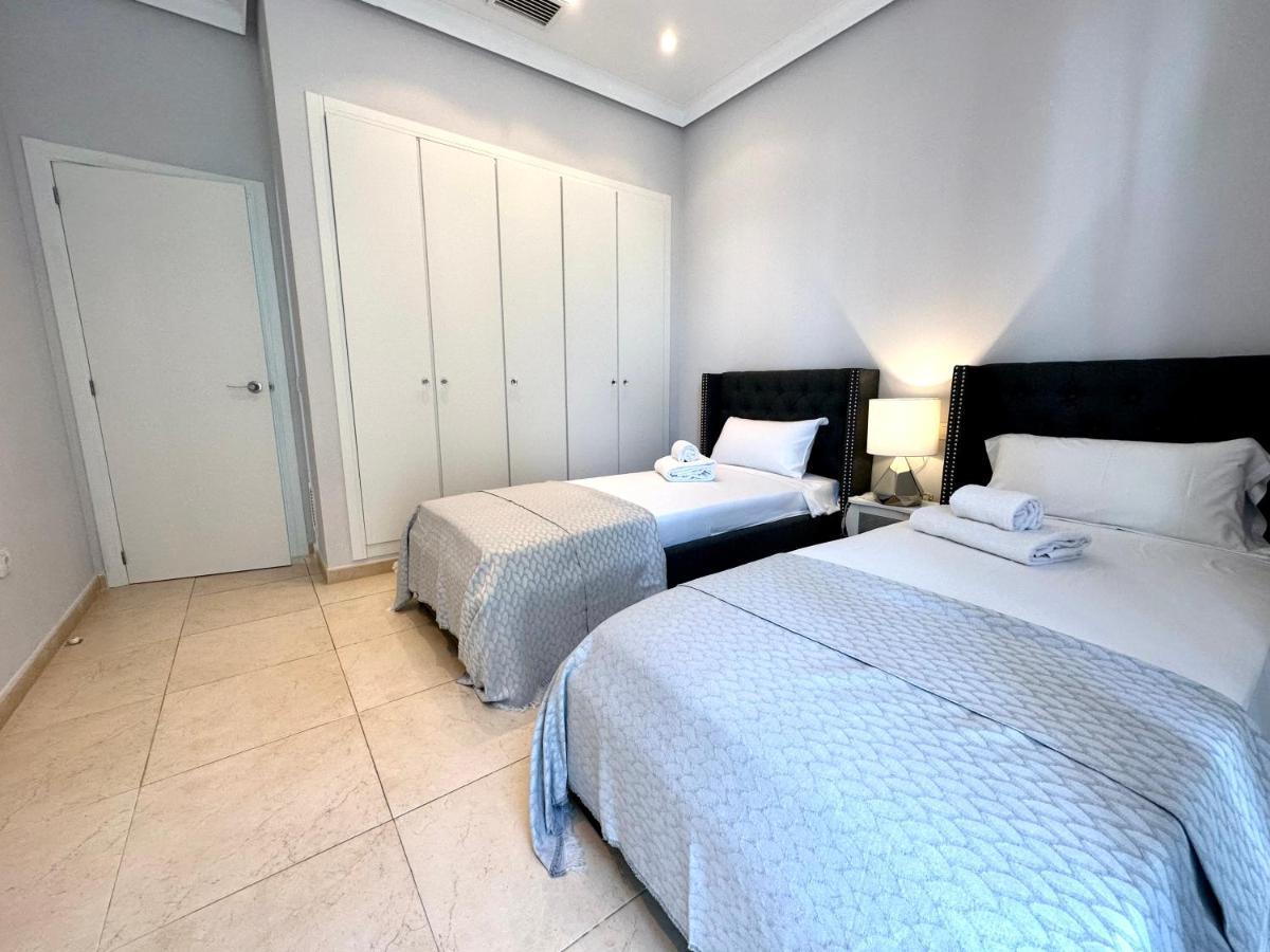 Reinapart Patacona Beachfront Seaview Apartment