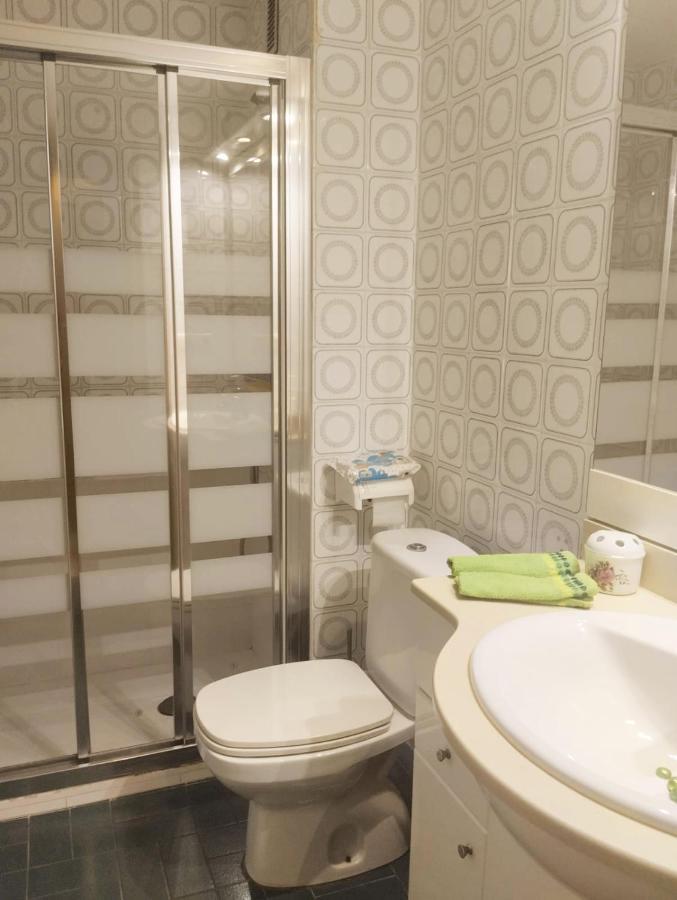 Homestay Blasco Ibanez Double With Private Bathroom In Shared *