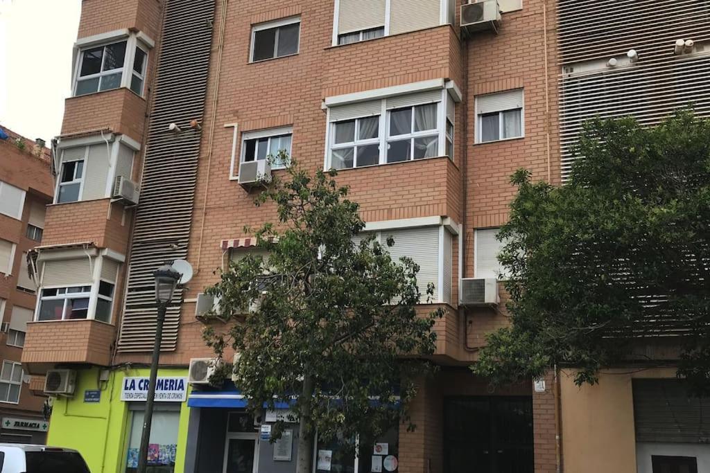 Comodo Y Espacioso Con Parking Apartment
