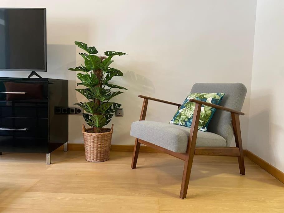 Executive Style Near Downtwon Apartment *