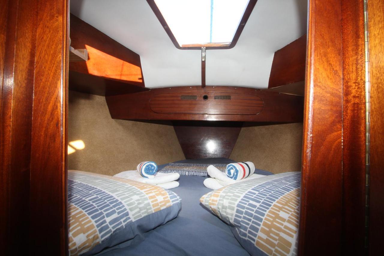 Hospedate En Un Velero En La Marina Sur De Botel Valencia