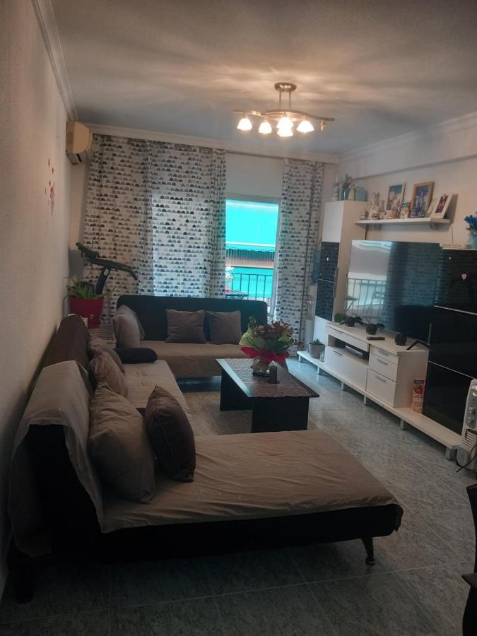 Pequena En Piso Compartido Con 2 Adultos * Valencia