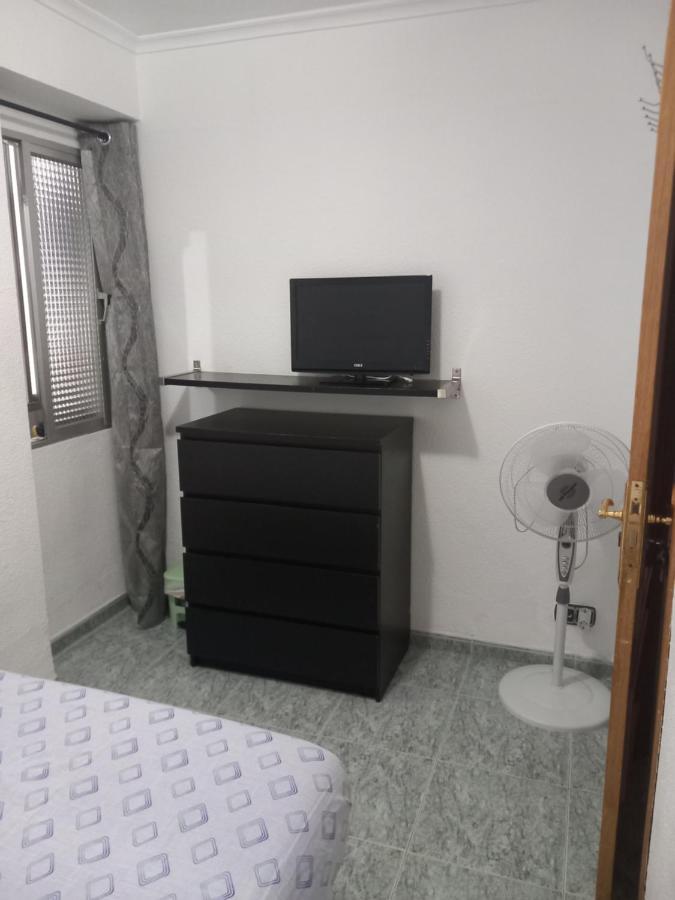 Homestay Grande En Piso Compartido Con 2 Adultos Y 1 Perrito