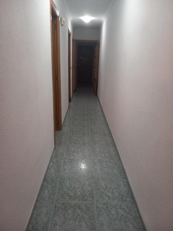 Grande En Piso Compartido Con 2 Adultos Y 1 Perrito Homestay