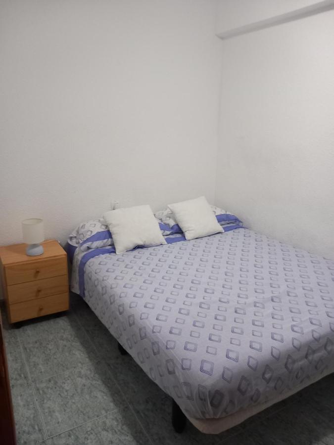 Grande En Piso Compartido Con 2 Adultos Y 1 Perrito * Valencia