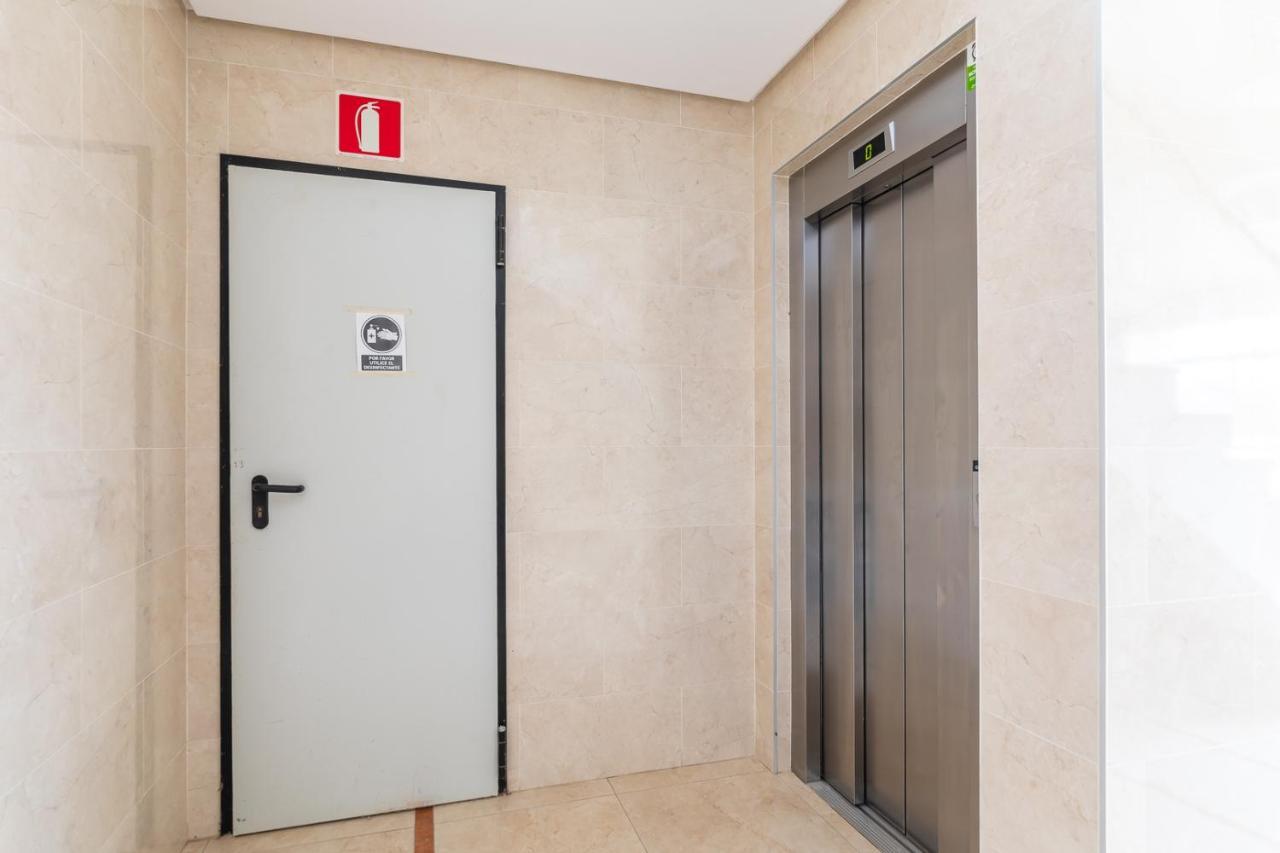 Isola Beachside Apartment Valencia