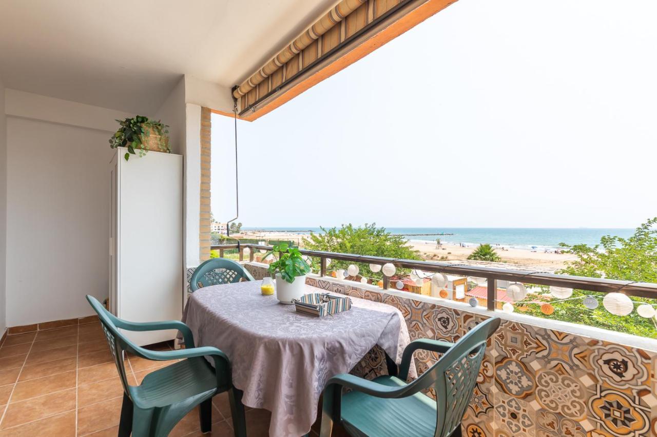 Isola Beachside Apartment Valencia