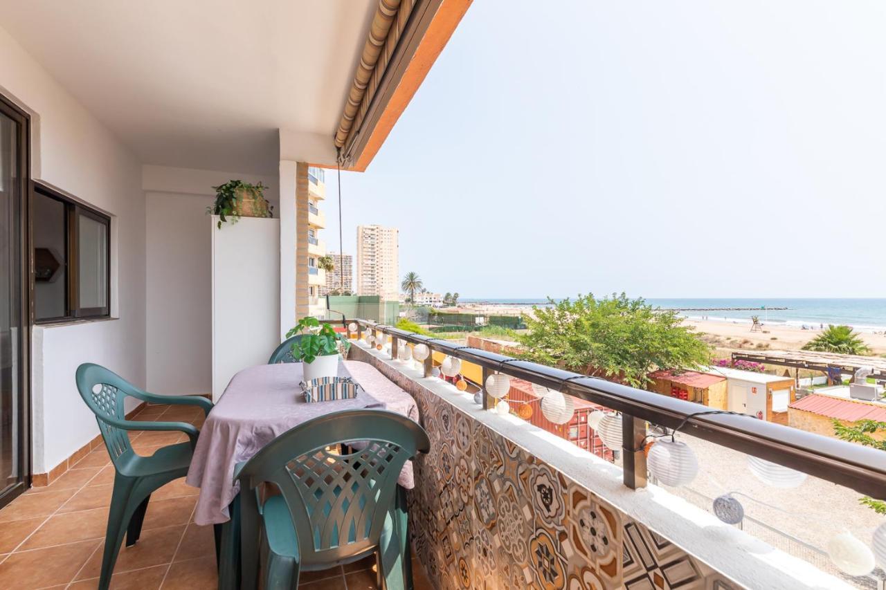 Isola Beachside *