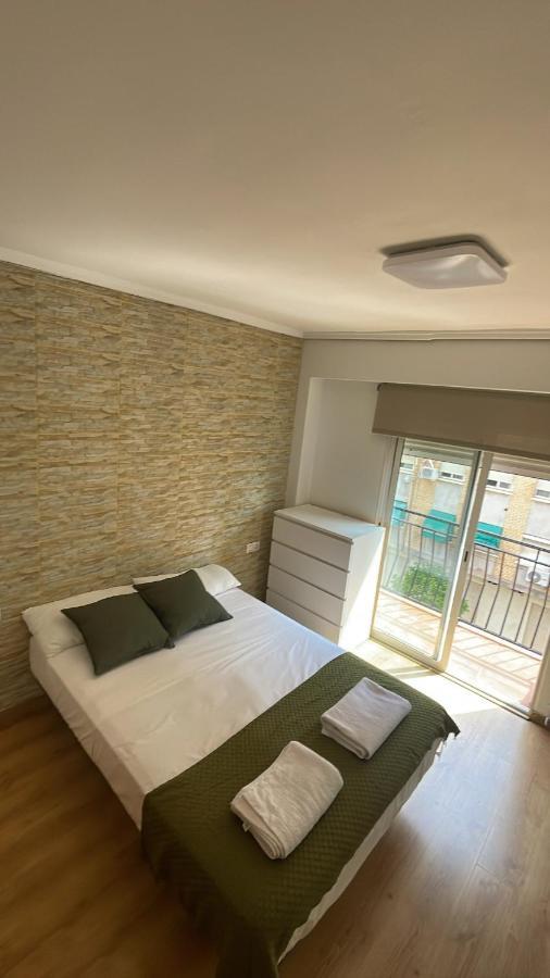 Privatunterkunft Habitacion Con Balcon En Piso Compartido