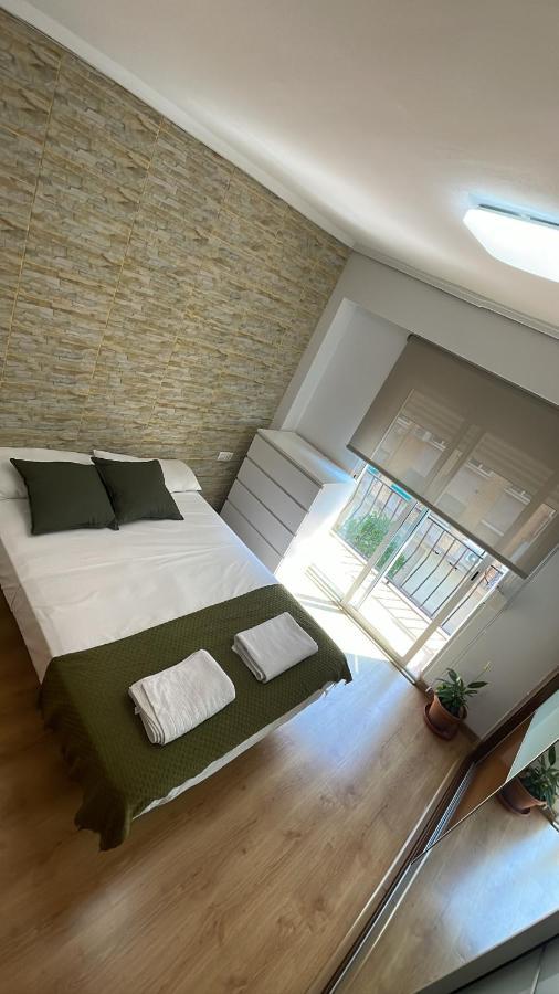 Habitacion Con Balcon En Piso Compartido Privatunterkunft Valencia
