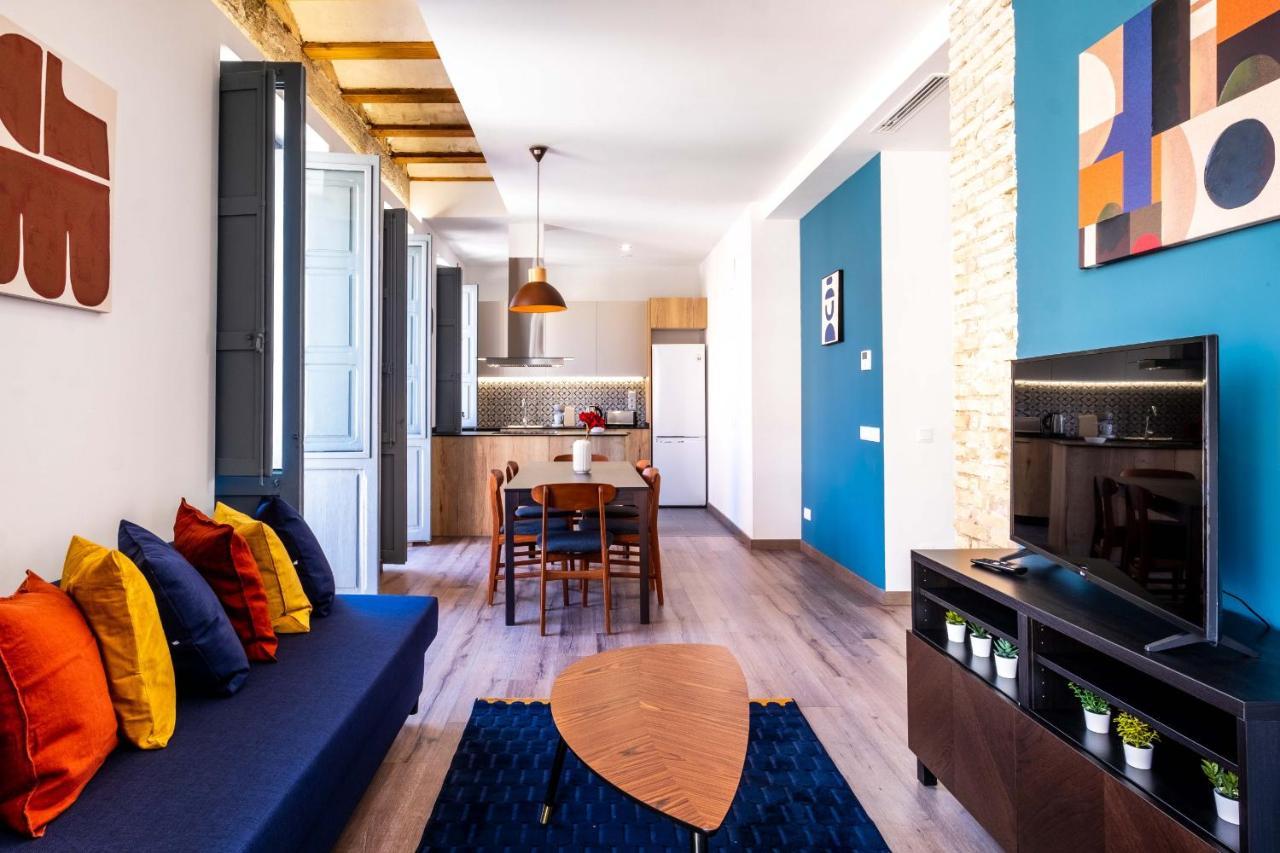 Well Lit And Creatively Designed Apartment Valencia