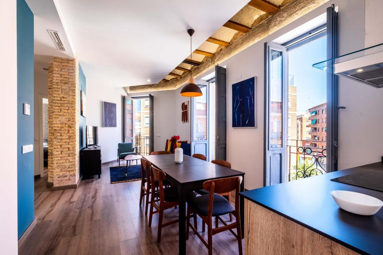 Well Lit And Creatively Designed Apartment Valencia