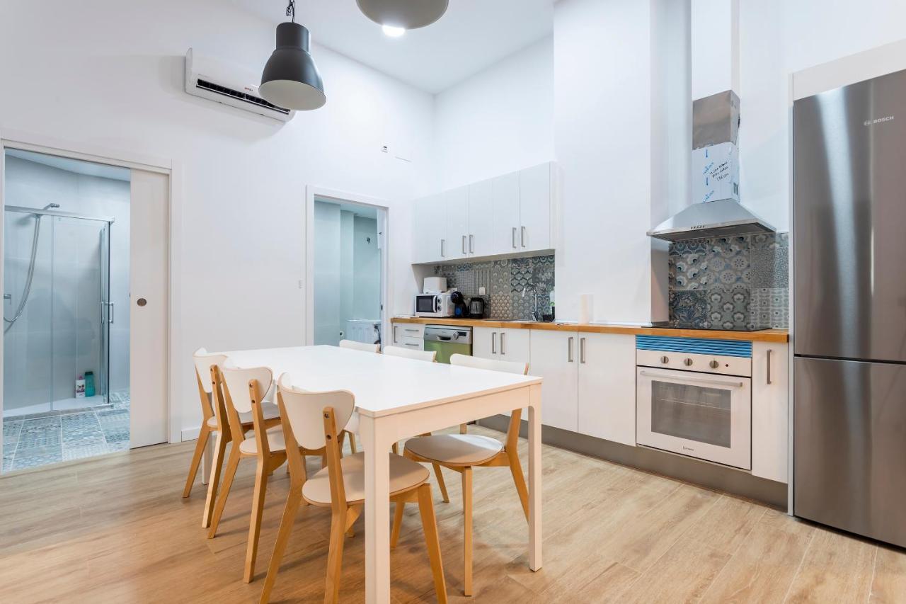 10 Pax, Ac, Wifi Gratis, Ciudad Artes Y Ciencias Apartment *