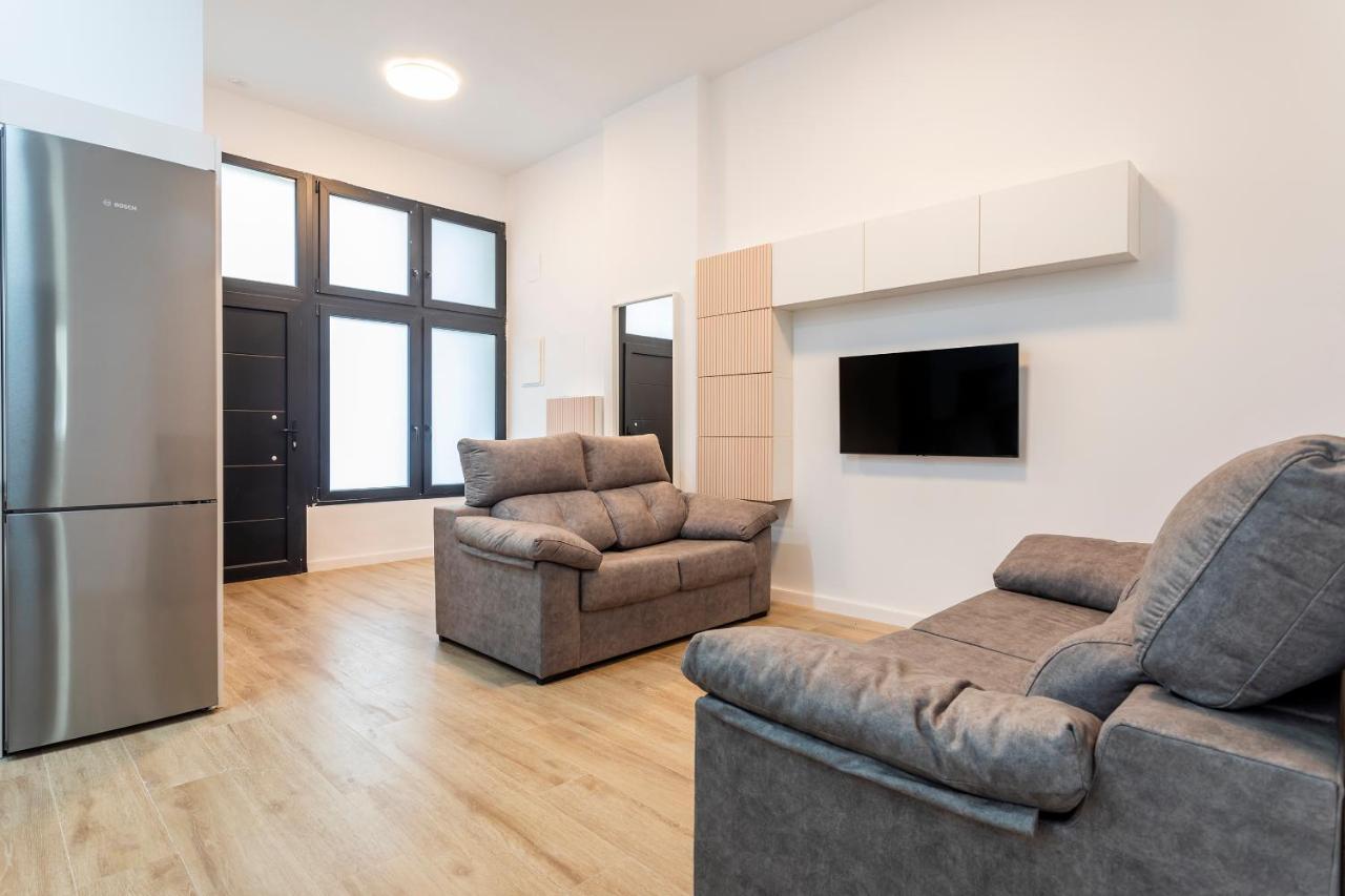 10 Pax, Ac, Wifi Gratis, Ciudad Artes Y Ciencias Apartment