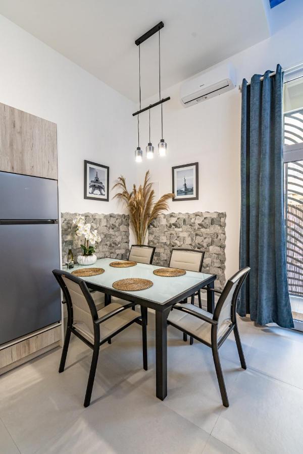 Exquisite With An Original Design Appartement *