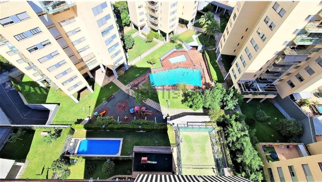 Apartment Apartment *