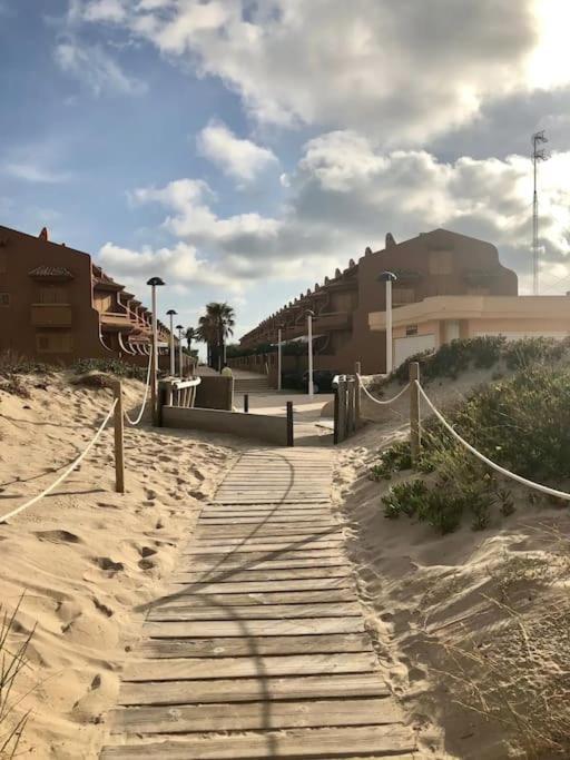 Adosado En La Playa De El Perellonet Con Piscina, Pista Tenis Ferienhaus Valencia