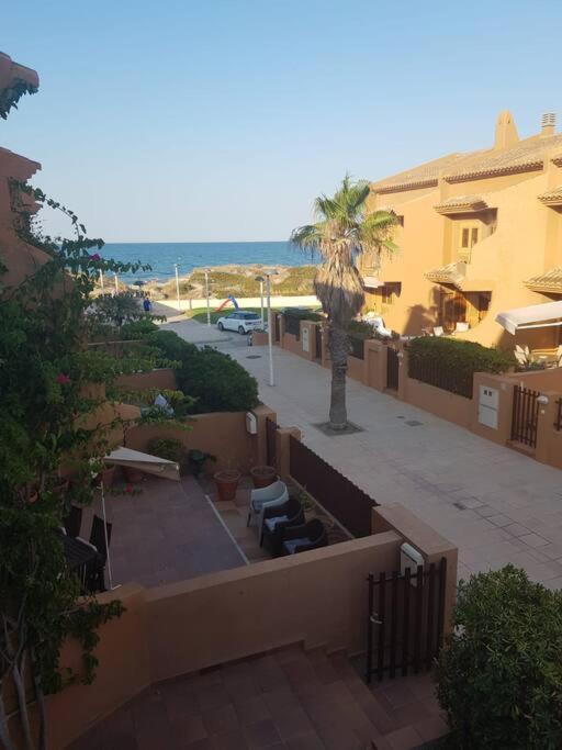 Adosado En La Playa De El Perellonet Con Piscina, Pista Tenis Ferienhaus Valencia