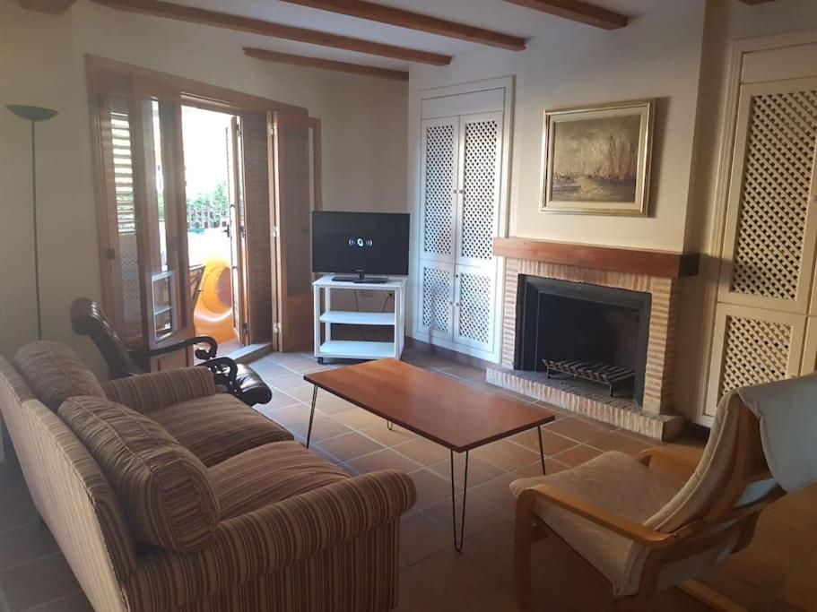 Ferienhaus Adosado En La Playa De El Perellonet Con Piscina, Pista Tenis
