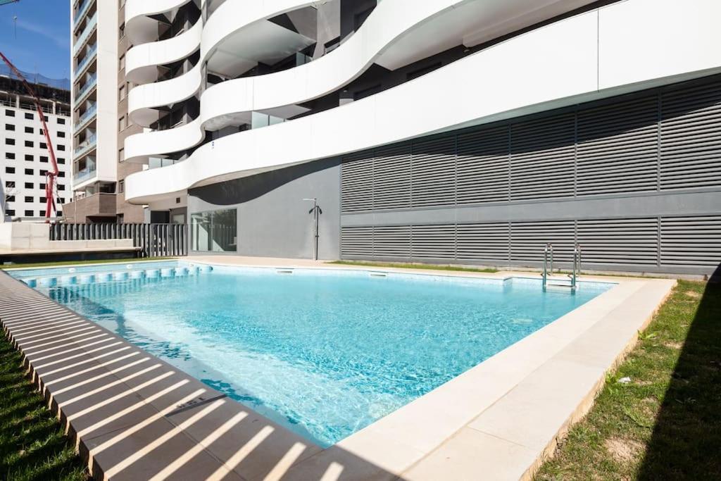 Precioso Apartamento En Residencial Con Piscina *