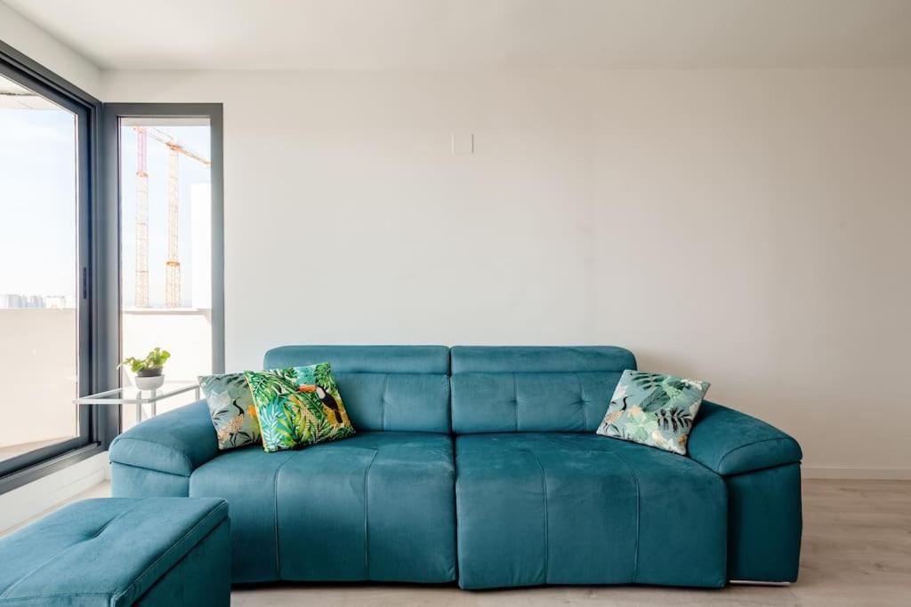 Precioso Apartamento En Residencial Con Piscina *