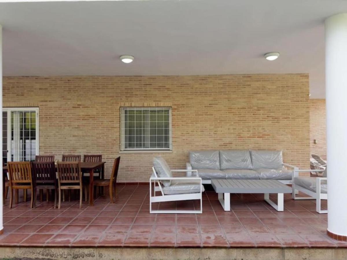 Pousada Con Piscina, Jardin Y Aire Acondicionado En La Eliana-l'eliana *