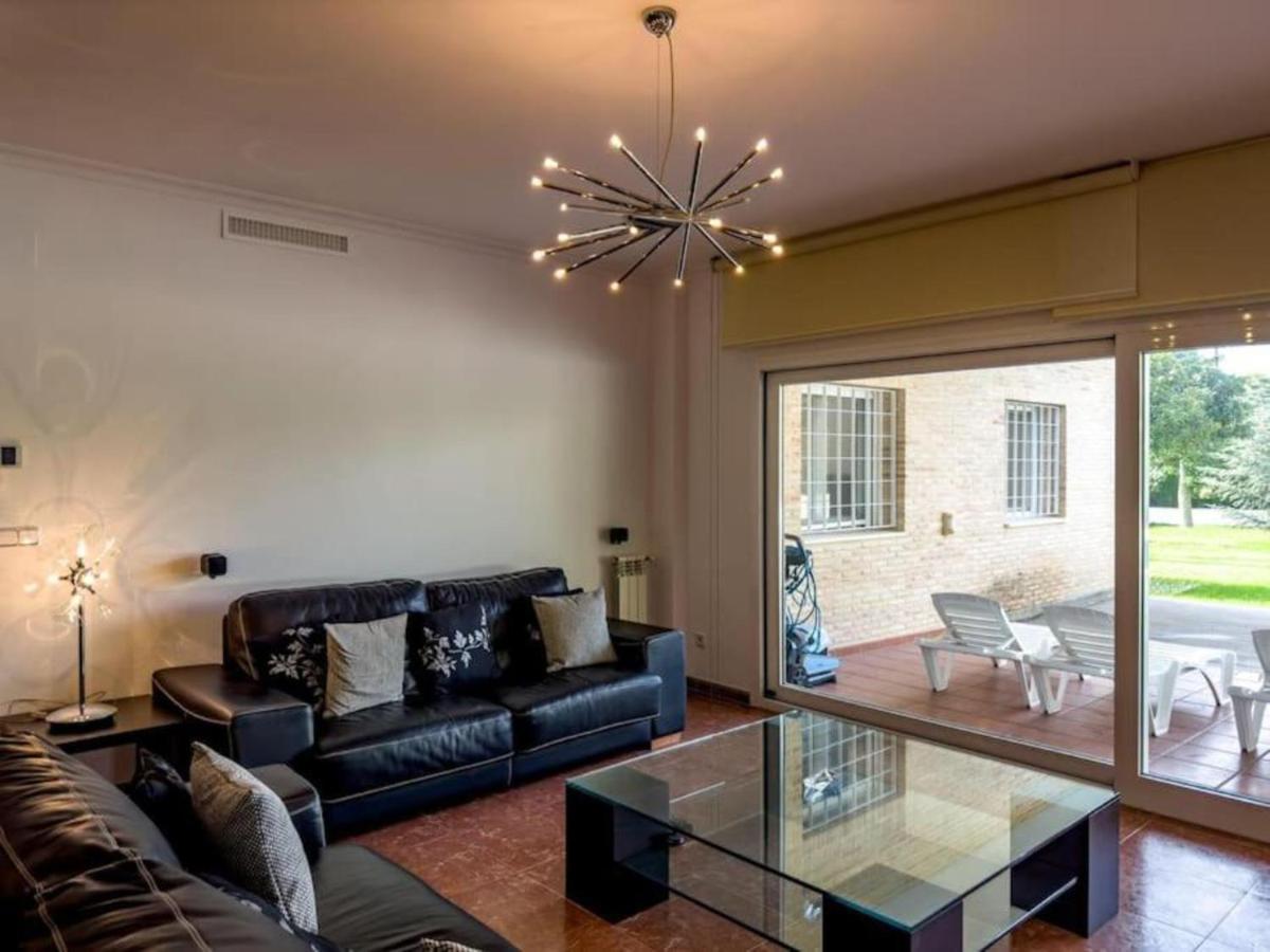 Pousada Con Piscina, Jardin Y Aire Acondicionado En La Eliana-l'eliana *