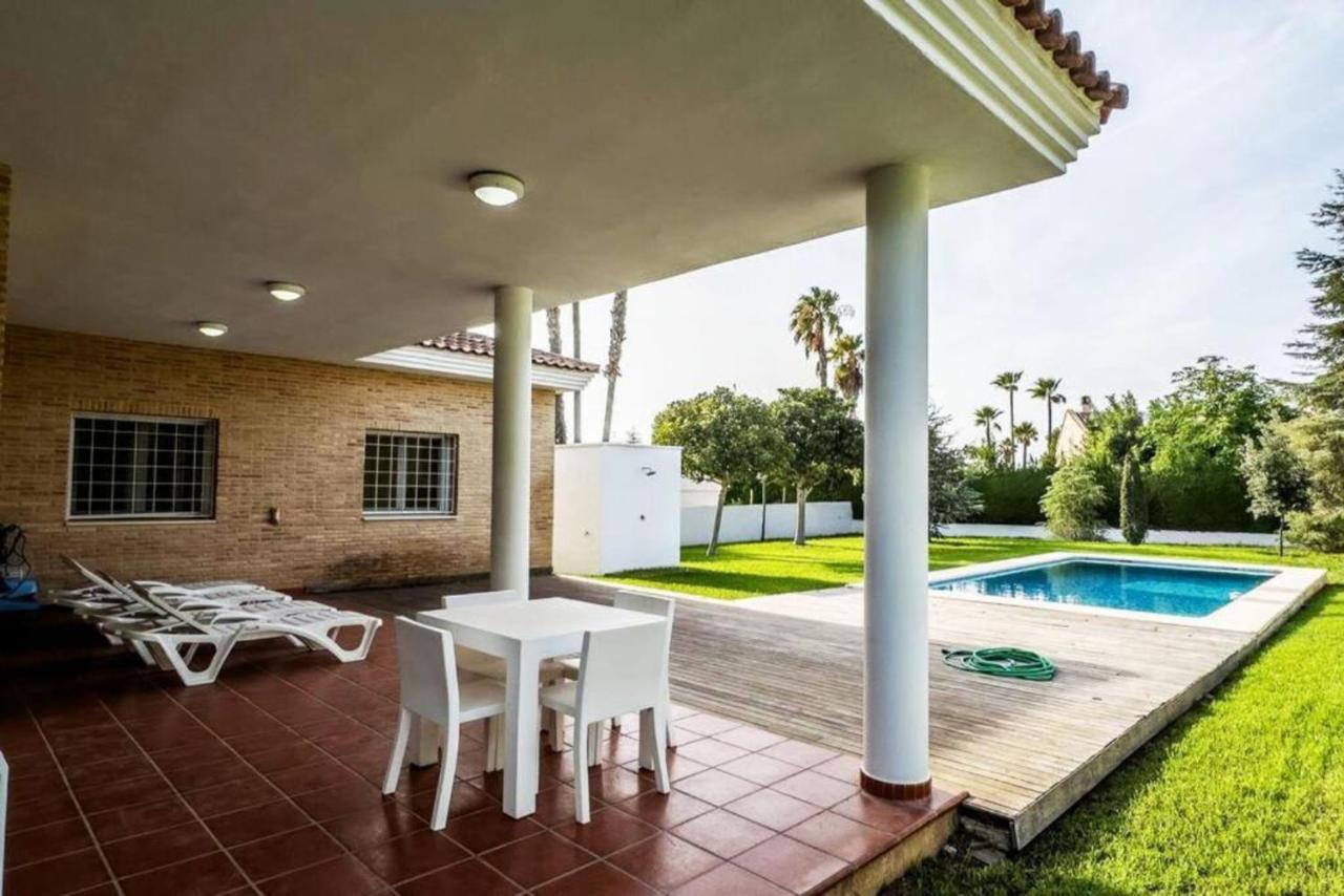 Pousada Con Piscina, Jardin Y Aire Acondicionado En La Eliana-l'eliana