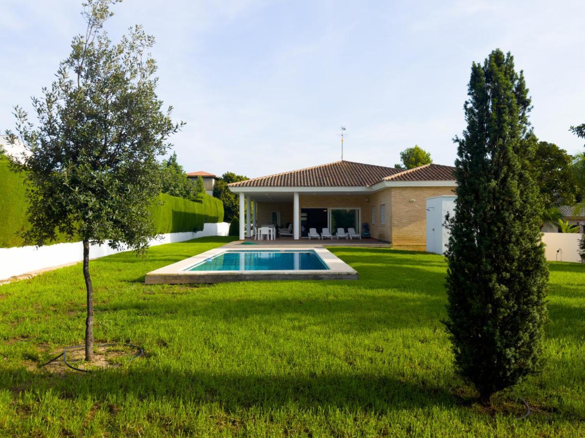 Con Piscina, Jardin Y Aire Acondicionado En La Eliana-l'eliana Pousada *