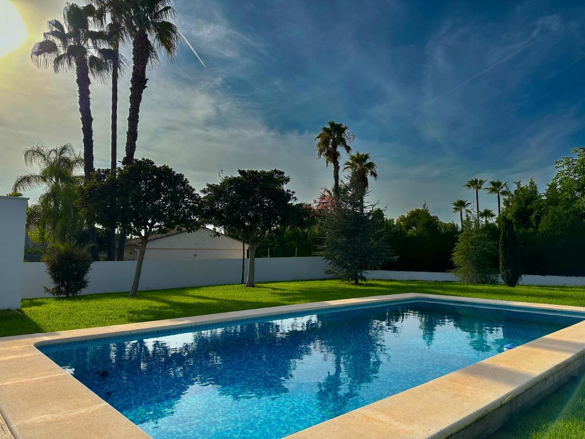 Pousada Con Piscina, Jardin Y Aire Acondicionado En La Eliana-l'eliana Valência