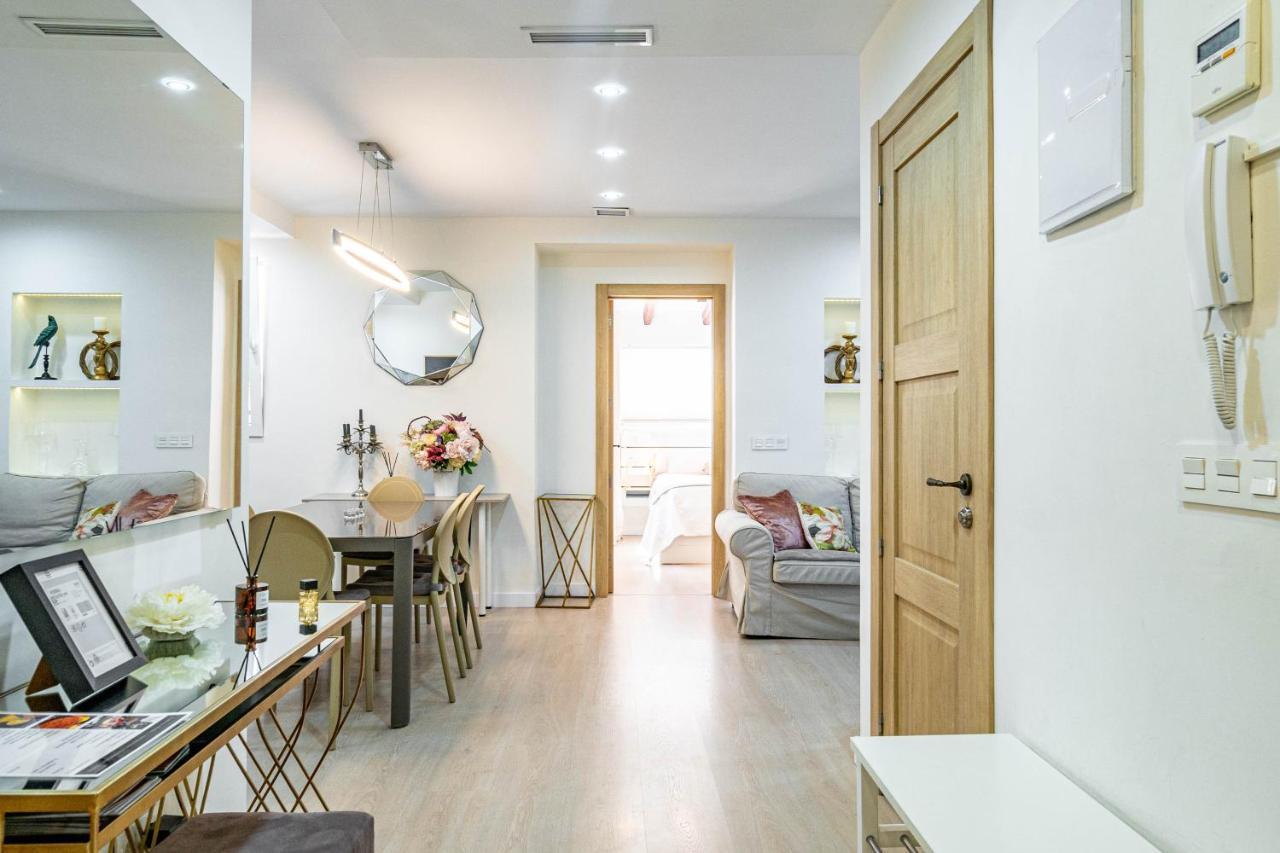 Central Luxury Flat With Free Parking *