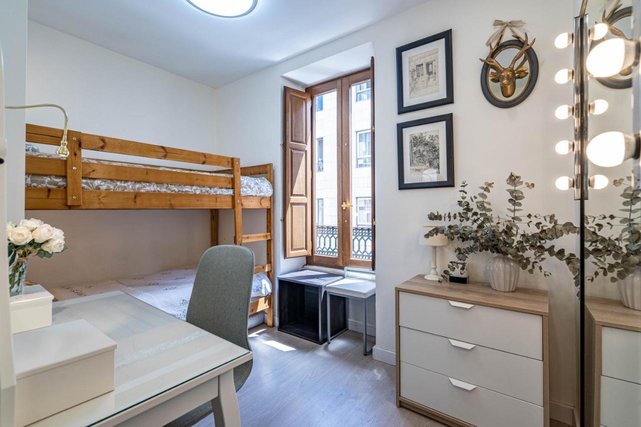 Central Luxury Flat With Free Parking
