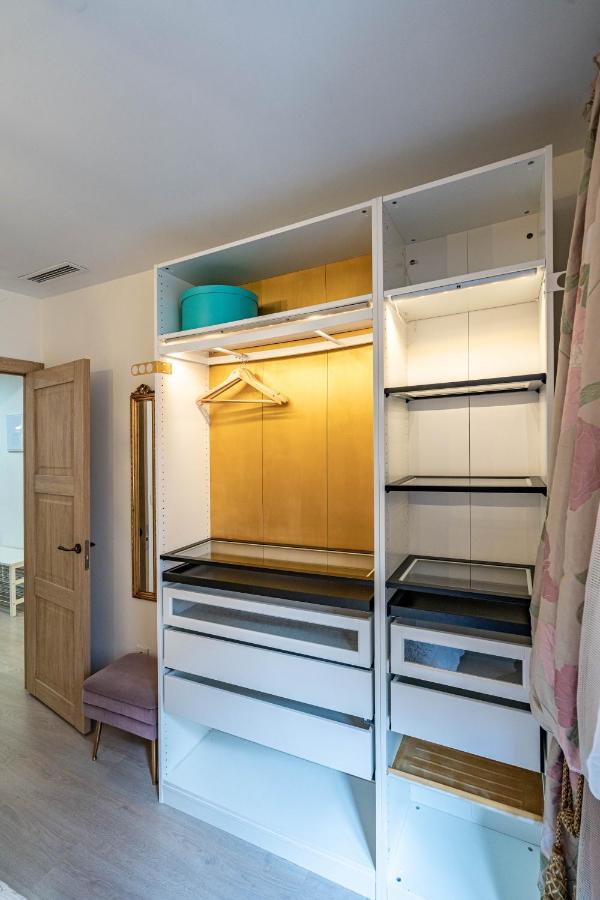 Central Luxury Flat With Free Parking *