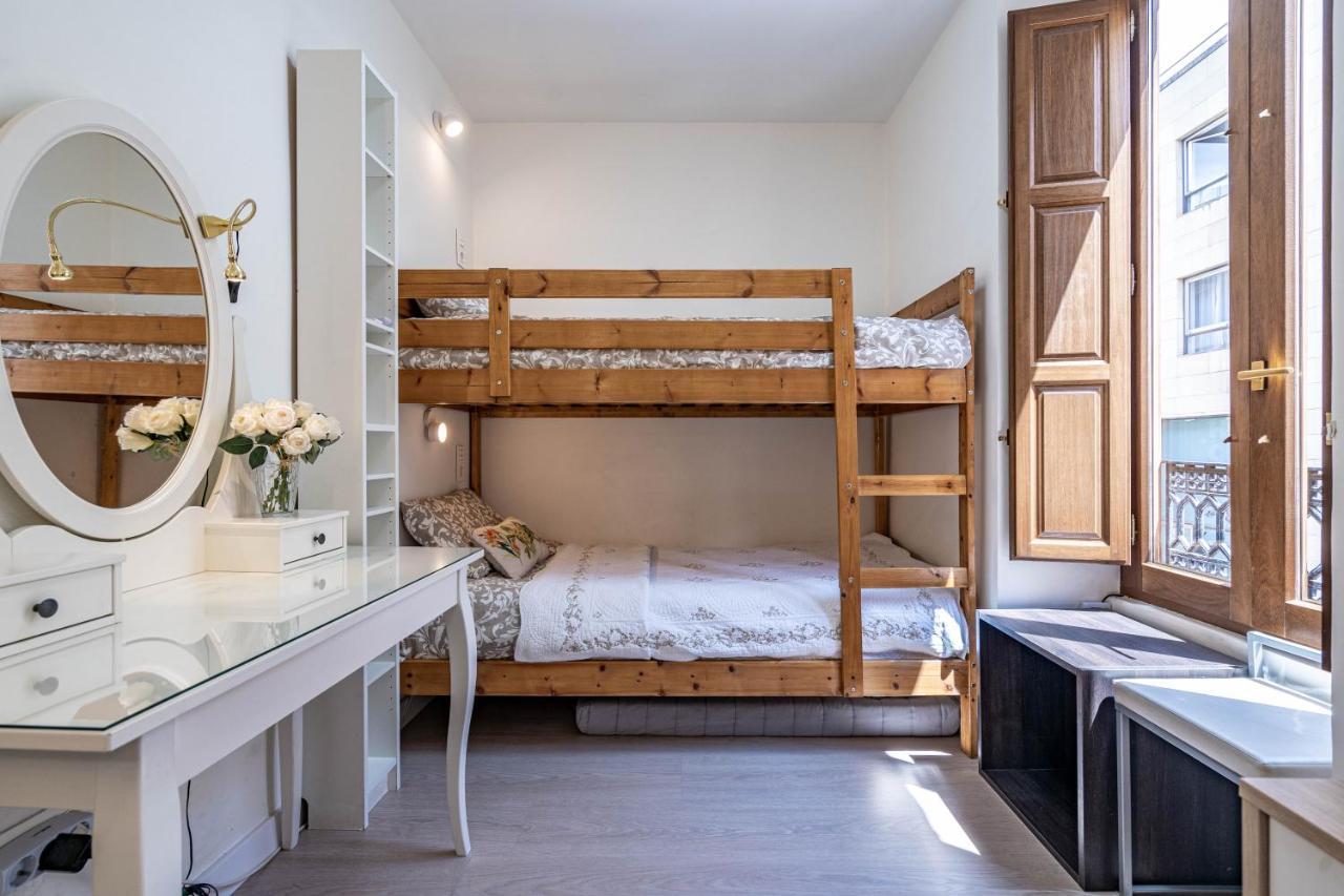Central Luxury Flat With Free Parking