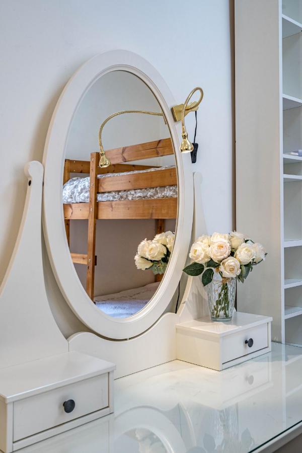 Central Luxury Flat With Free Parking *