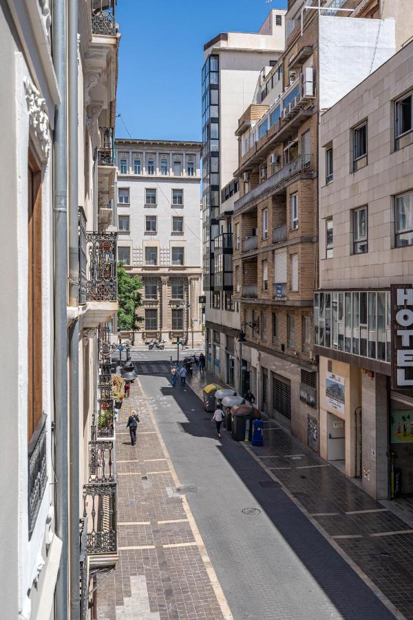 Central Luxury Flat With Free Parking