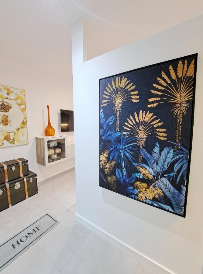 New! Renovated, Centrally Located, Private Entrance, Terrace *