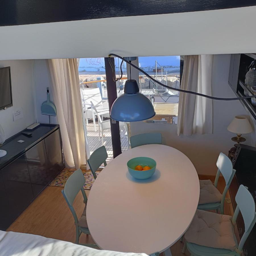 Botel Noche Insolita En Yate De 16m A 2 Minutos De La Playa