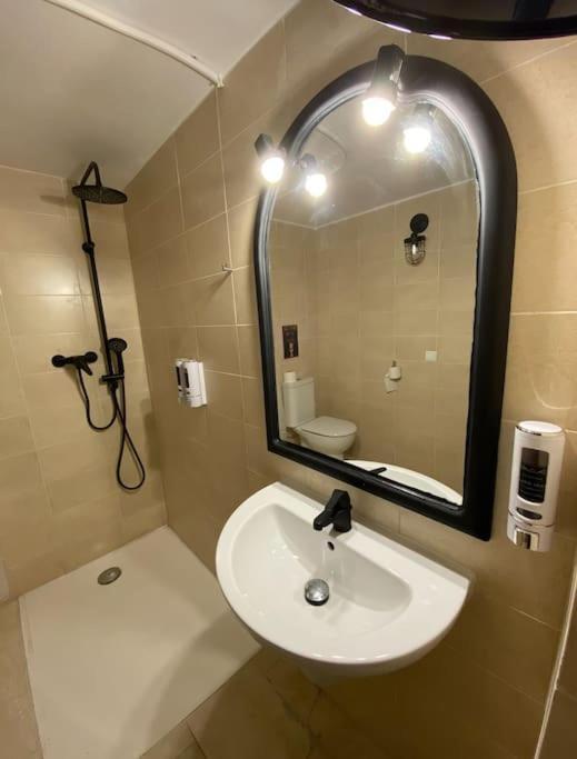 Apartment Apartment Ruzafa Roots, 12 Min To Centre, Smart Tv, Wine Valencia